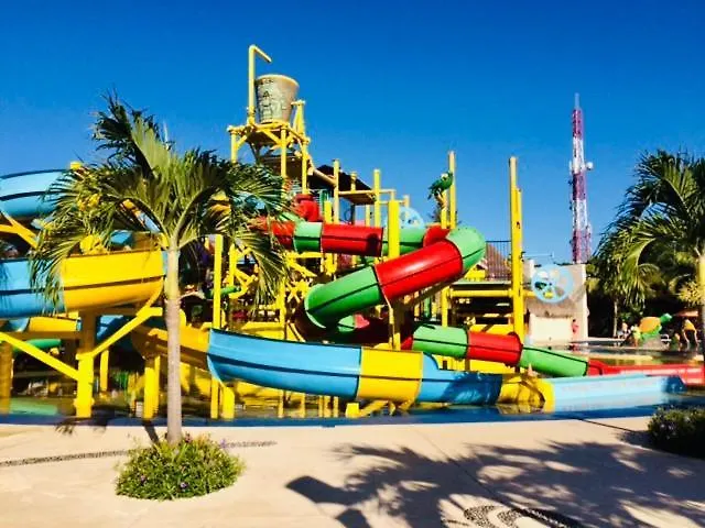 Punta Me Apartment Beach Front Condo Hotel & Waterpark