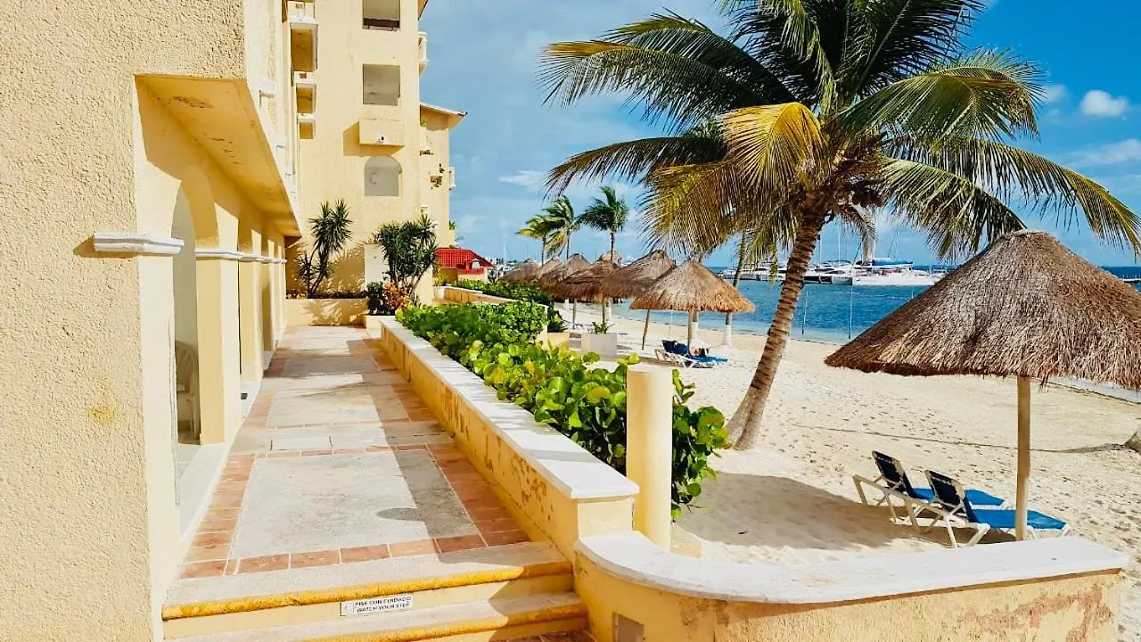 Punta Me Apartment Beach Front Condo Hotel & Waterpark