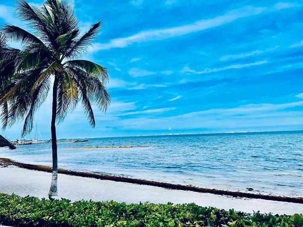 Punta Me Apartment Beach Front Condo Hotel & Waterpark