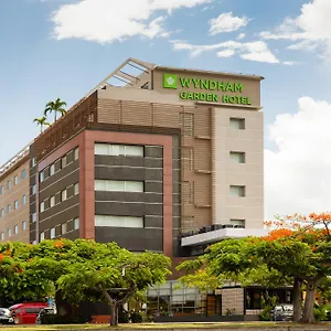 Wyndham Garden Downtown Otel