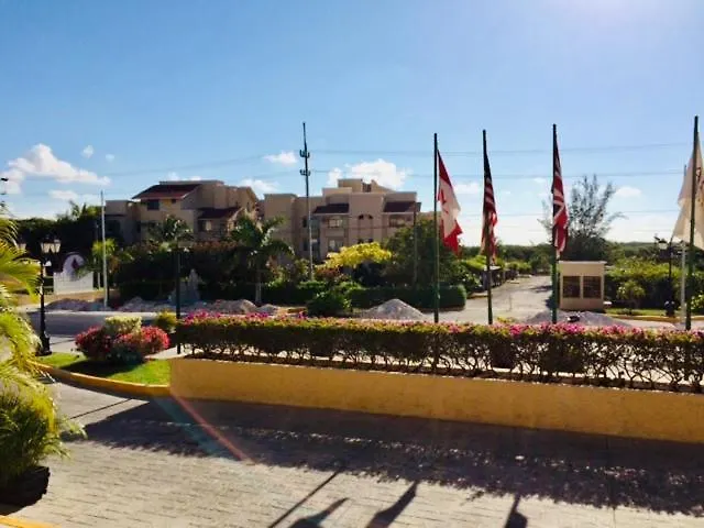 Punta Me Apartment Beach Front Condo Hotel & Waterpark